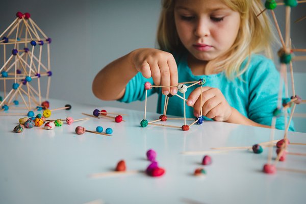 21 Engineering Activities for Kids | If you're looking fun, easy, and creative ways to get your kids or students excited about STEM learning, these engineering focused STEM challenges, projects, and activities are a great place to start! Whether you're looking for an excuse to learn outside in the spring or summer, need indoor activities for the classroom for the fall and winter months, these ideas are an awesome way to compliment learning at home too!
